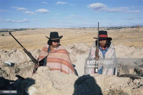 Wounded Knee Incident 1973 Photos And Premium High Res Pictures Getty Images
