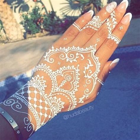 For first time henna tattoo artists, or even novice henna tattoo artists, consider using a stencil to avoid swimming with your henna tattoo. 15 Breathtaking Henna Tattoo Designs You Will Love ...