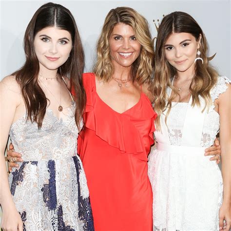 Lori Loughlins Daughters Celebrate Her First Mothers Day Post Prison