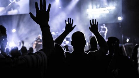 A Complete Worship Leader Job Description For Your Church REACHRIGHT