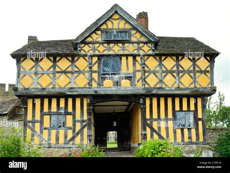 Gatehouse At Stokesay Castle Shropshire England Stock Photo Alamy