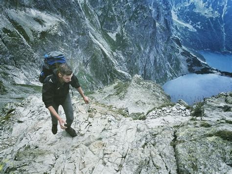 Es geht kurvig über berg und tal. Wandern in der Hohen Tatra: Über den Rysy von Polen in die ...