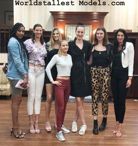 World Tallest Models Meeting The Shortie Is Ft By Zaratustraelsabio