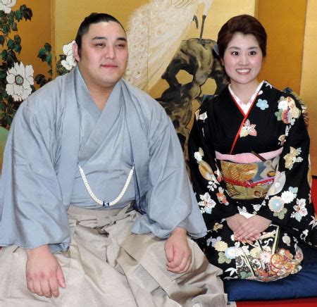 A Beautiful Wife Is Also A Beautiful Chrysanthemum The Sumo Wrestler S Wife Was Surprisingly