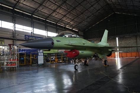 Indonésia Completa Modernização Falcon Star Emlu Do Quinto Jato F 16