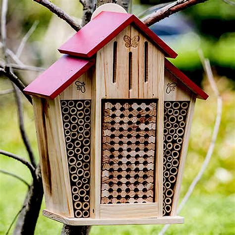 5 Easy Tips For Making Your Garden More Bee Friendly Bee House Mason