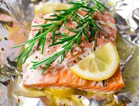 Bake in a preheated oven for 15 minutes, or until salmon flakes easily with a fork. Baked Rosemary Salmon in Foil - Tastefulventure