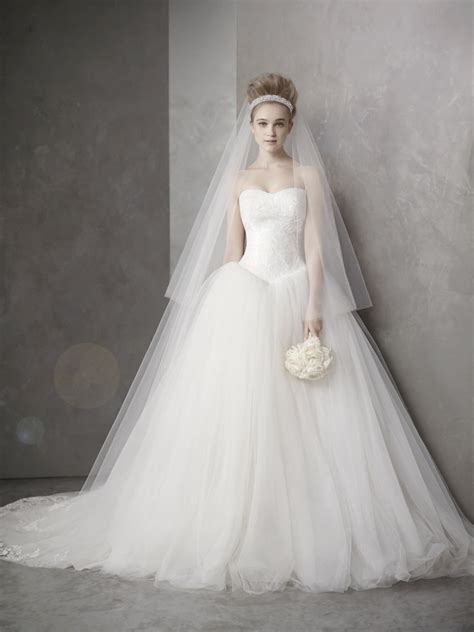 One Of The Best Vera Wang Wedding Dresses Collection