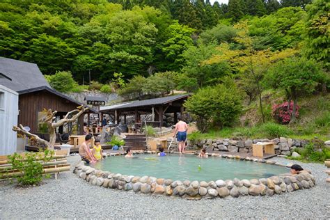 南阿蘇の秘湯「すずめの湯」：熊本地震から3年ぶりに営業再開