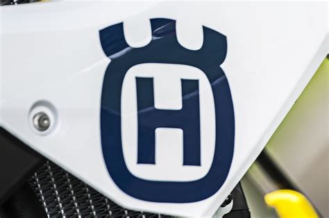 Husqvarna Motorcycle Logo History And Meaning Bike Emblem