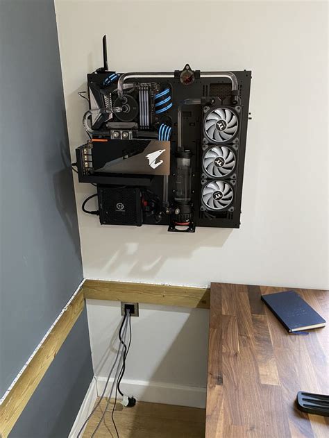 Wall Mounted Core P5 Pc In 2020 Gaming Room Setup Wall Mounted Pc