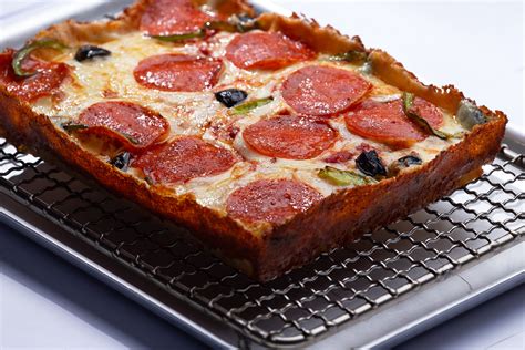 Where To Eat The Best Detroit Style Pizza In The World Tasteatlas