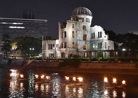 Jun 13, 2016 · 8月15日は終戦記念日です。「記念日」という言葉はあまり似つかわしくなく、実際にこの日の正式な名称は戦没者を追悼し平和を祈念する日です。そしてこの8月15日のすぐ前の8月6日、8月9日にそれぞれ広島、長崎にアメリカ軍によって原爆が投下されま 広島「原爆の日」 被爆地訪問呼び掛け - サッと見ニュース ...