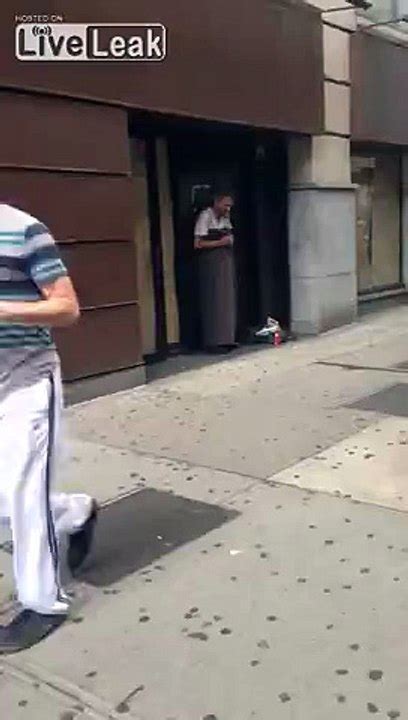 Just Some Homeless Dude Jacking It In Nyc Video Dailymotion