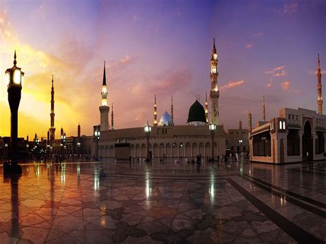 An Image Of A Beautiful Sunset At The Mosque