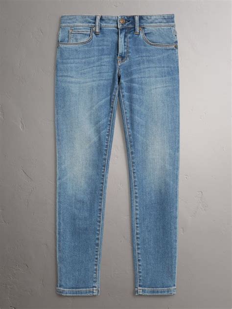 Skinny Fit Low Rise Cropped Jeans In Mid Indigo Women Burberry