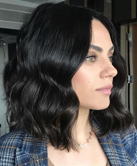 In 1999, mila kunis was starring as jackie burkhart on that '70s show, voicing meg griffin on family guy, and, with this quintessentially 90's look at the 1st annual teen choice awards, the envy of every teenage girl. Mika Kunis short hair style | Hair styles, Short dark hair ...