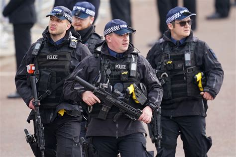 Met Police Admits Firearms Officers Stepping Back En Masse In Protest At Colleagues Murder Charge