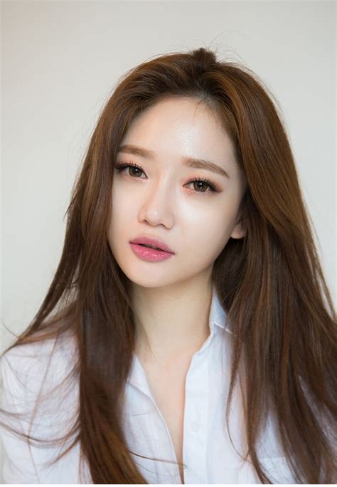 Korean wavy hair korean hairstyle long korean hairstyles brown hairstyles hairstyles haircuts kpop hairstyle layered hairstyles korean.ｌｔｎｄａ on instagram: Korean Straight Brows | mizubunnie