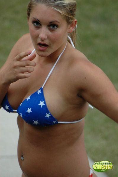 Pictures Of Courtney Virgin Going For A Swim In Her Usa Bikini Porn