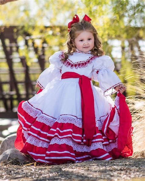 Pin de Fatima C Rodriguez en Charreria Vestidos mexicanos para niña Vestidos mexicanos