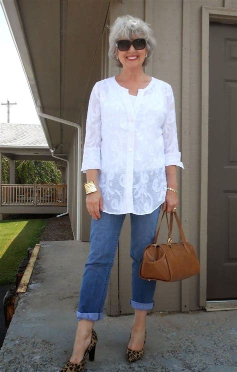 110 Elegant Outfit Ideas For Women Over 60 In 2021