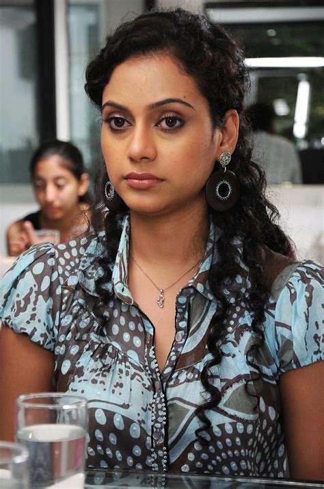 Rupa Manjari Latest Cute And Gorgeous Photos In Naan Tamil Movie Stills Chennai Fans Tamil