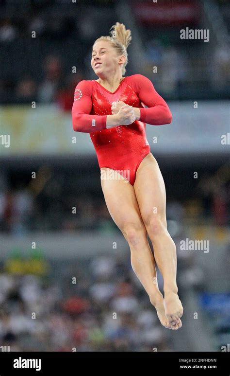 Shawn Johnson Vault 2008 Olympics