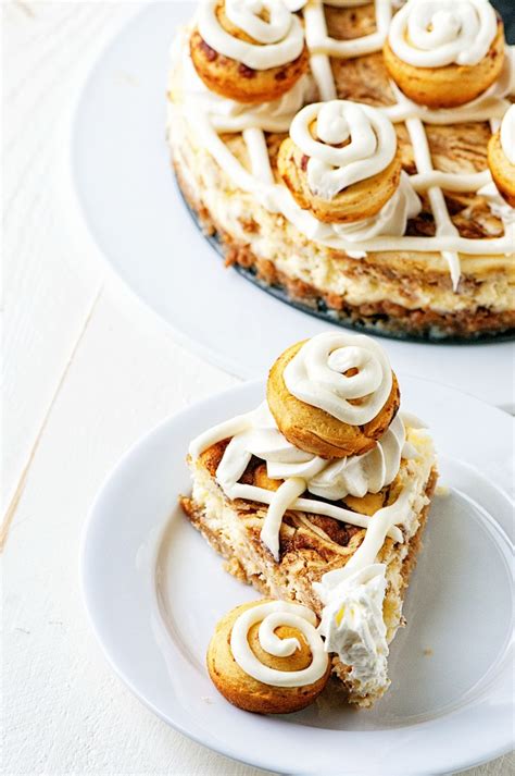 Cinnamon Bun Oreo Cheesecake