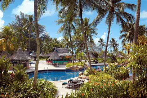 The coconut palms stand tall on the batu feringgi beach with their lush, evergreen leaves perfectly complementing the cerulean blue of the. Golden Sands Resort By Shangri-La, Batu Ferringhi, Penang ...