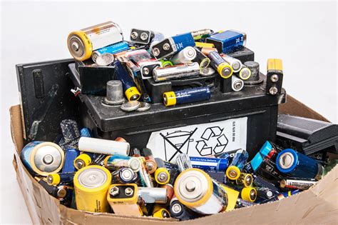 Für betriebe aus bochum, die jährlich weniger als 500 kilogramm problemabfälle zu entsorgen haben, ist die überlassung an den usb kostenfrei. Das müssen Sie beachten wenn Sie alte Batterien entsorgen ...