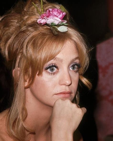 ️🌸goldie hawn photographed in the 60s 70s and 80s hairstyle vintage retrohair goldiehawn