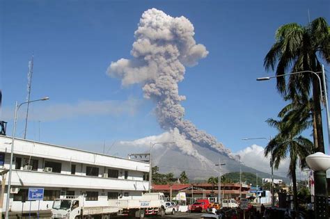 Fiery Philippine Volcano Mount Mayon Forces 56000 People To Evacuate Wsj