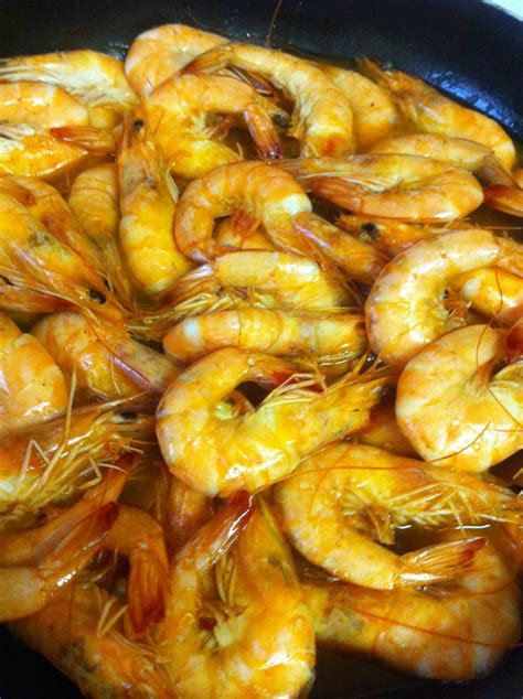 Frozen cooked shrimp can make a quick and easy meal when added to salad, to a favorite recipe or if you need the cooked frozen shrimp in a hurry, they can be thawed quickly with cold tap water. Head On Shrimp Recipe