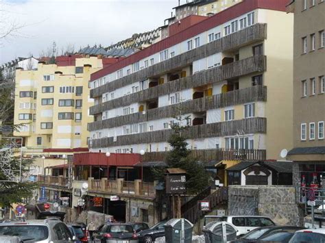 Apartamentos monte gorbea asn dairesi, veleta'a 6 km ve virgen de las nieves'a 0.4 km uzaklıkta yer almaktadır. Apartamentos Ghm Gorbea (Sierra Nevada) desde 32€ - Rumbo