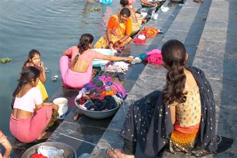 Clothes Washing And Wedding Celebrations At A Ghat In Udaipur Rajasthan The Quillcards Blog