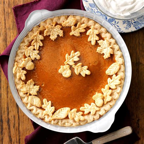 Every traditional thanksgiving menu consists of some kind of thanksgiving pie—but it shouldn't be the only fall dessert on your holiday table. Traditional Thanksgiving Pie ...