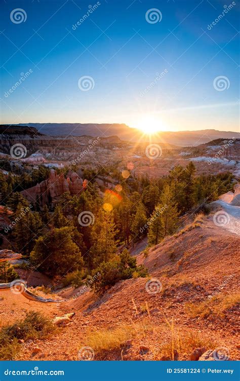 Sunrise In Bryce Canyon Stock Photo Image Of Landcape 25581224
