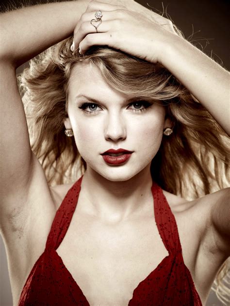 Taylor Swift Mic Celebrity Look Celebrities Armpits
