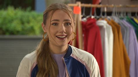 Hollyoaks Spoilers Peri Lomax Turns To Shaq For Comfort What To Watch