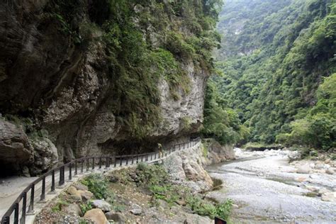 花蓮太魯閣安安民宿 is situated nearby to xingtian, close to zeng mochi. 花蓮包車│太魯閣包車旅遊│花東包車一日旅遊行程 - 台灣遨遊包車旅遊、台北旅遊包車、包車一日旅遊 ...