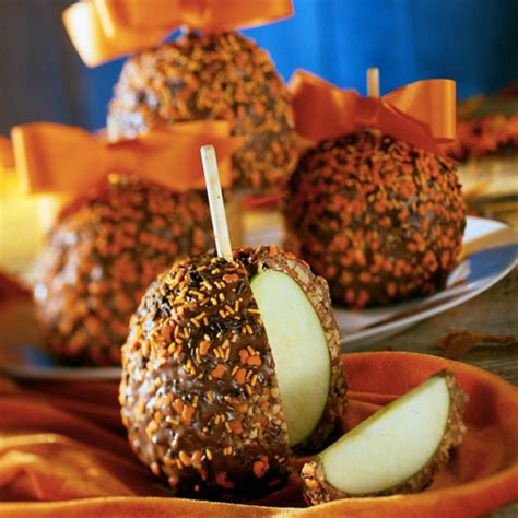 Fall Candy Apples By Savannahs Candy Kitchen Goldbelly