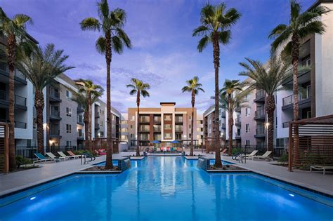 Luxury Apartment Homes | ArLo in Phoenix, AZ