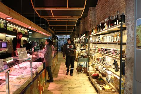 The first thing that grabs your attention when you cross the threshold into pirineu en boca is the large space. Pirineu en Boca, todo el gusto del Pirineo en el Eixample