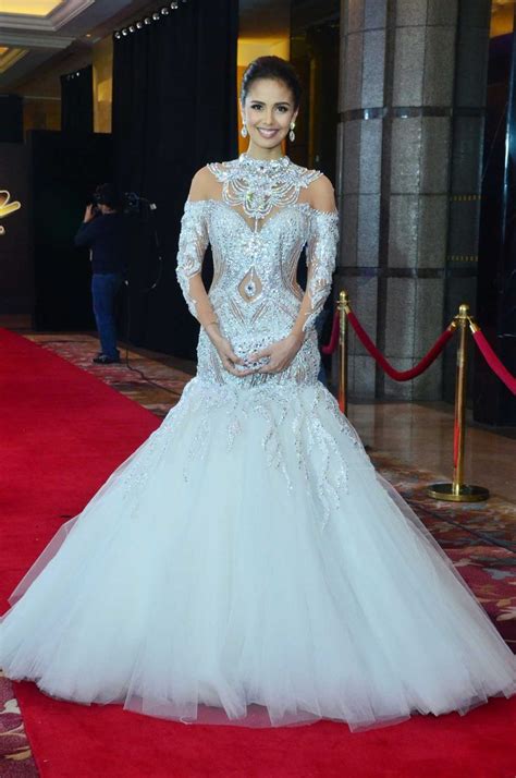 Megan wedding dress how much what does wedding dress mean in a dream wedding dress by itself as a dream symbol means that you want to give away to a situation or relationship for good, aka commitment. Miss World 2013 Megan Young in a white gown by Leo Almodal ...