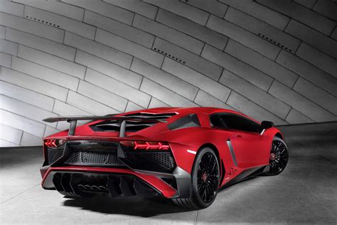 Lamborghini Aventador Sv Gets More Less Weight Wvideo Autoblog