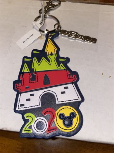 New Disney Parks Exclusive 2020 Vinyl Castle Keychain And Charm Ebay