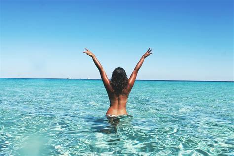 Wanita Telanjang Dada Pantai Foto Gratis Di Pixabay