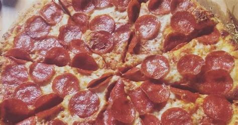 Ultimate Pepperoni Feast Pizza Stakestory
