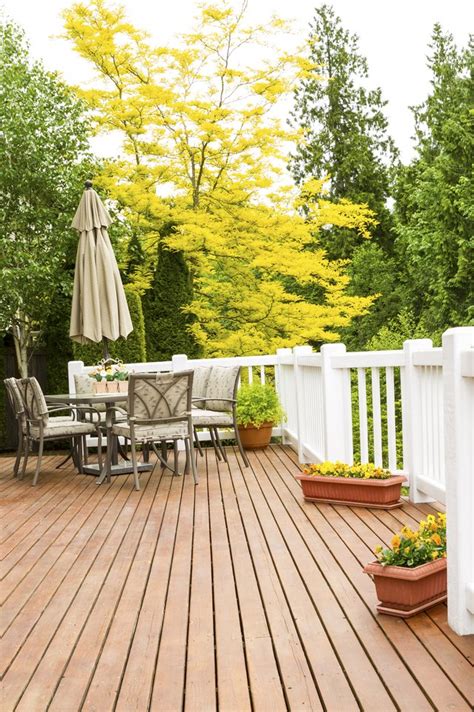 It's one of the best deck paint options for ran down as well as cracked wood in either a horizontal or vertical fashion and even work on composite surfaces. How to Paint Composite Decking | Hunker